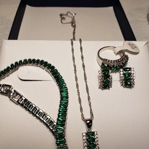Green cubic zirconia silver necklace earrings ring